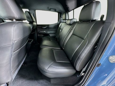 Used 2019 Toyota Tacoma TRD Sport AWD/4WD image 22