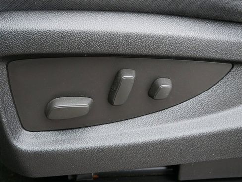 Used 2015 GMC Sierra 1500 SLE w/ SLE Value Package image 13