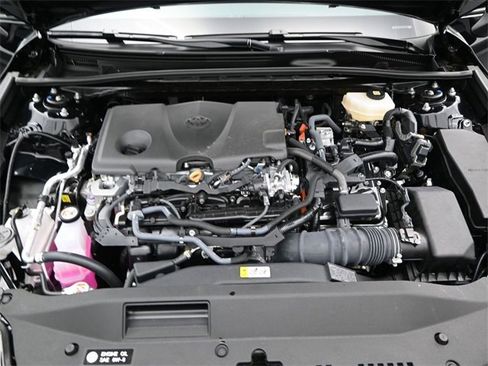 Used 2025 Toyota Camry SE w/ Convenience Package image 17