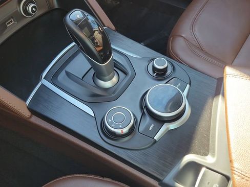 Used 2019 Alfa Romeo Stelvio image 13