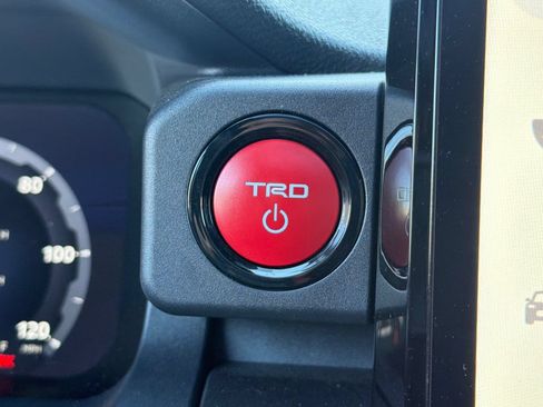 Used 2025 Toyota 4Runner TRD Off-Road Premium AWD/4WD image 21
