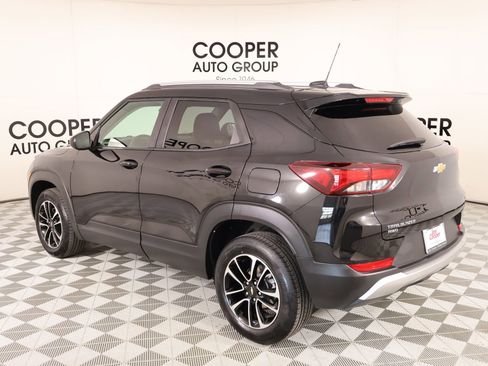 Used 2025 Chevrolet TrailBlazer LT AWD/4WD image 21