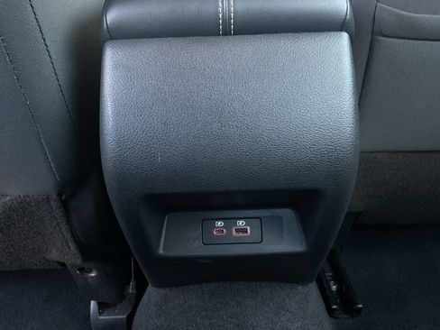 Used 2025 Nissan Altima 2.5 SV FWD image 11