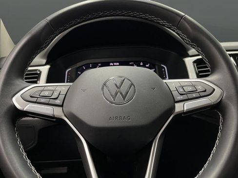 Used 2022 Volkswagen Atlas SE w/ Black Wheel Package image 15