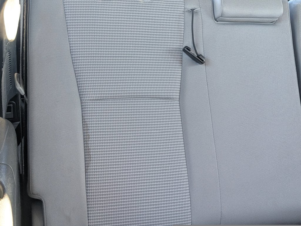 Used 2022 Toyota Highlander LE AWD/4WD image 4