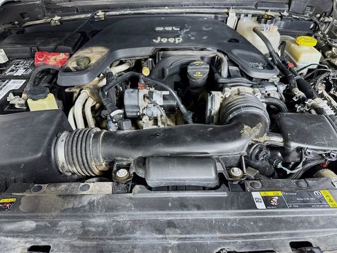 Used 2021 Jeep Wrangler Unlimited Sport image 36