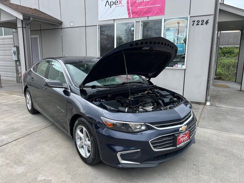 Used 2017 Chevrolet Malibu LS FWD image 18
