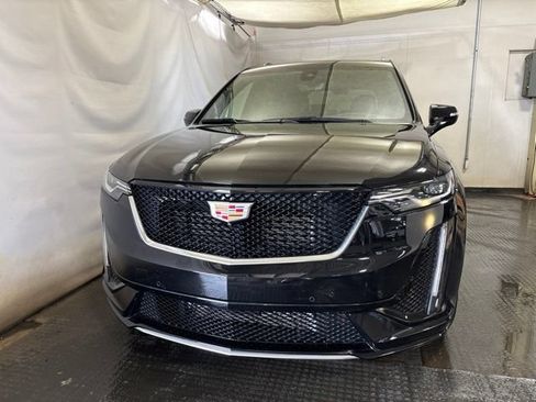 Certified 2024 Cadillac XT6 Sport w/ Technology Package AWD/4WD image 2