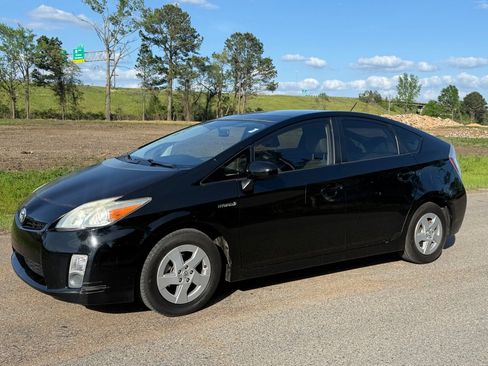 Used 2010 Toyota Prius One image 1