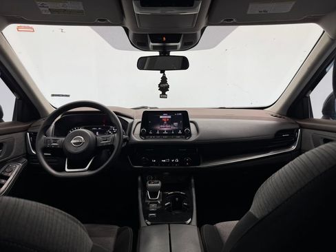 Used 2022 Nissan Rogue SV FWD image 6