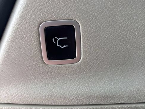 Used 2022 Chrysler Pacifica Limited FWD image 24