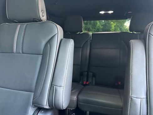 Used 2022 Chevrolet Tahoe RST w/ Luxury Package AWD/4WD image 25