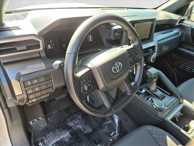 Certified 2025 Toyota Tacoma SR5 AWD/4WD image 10