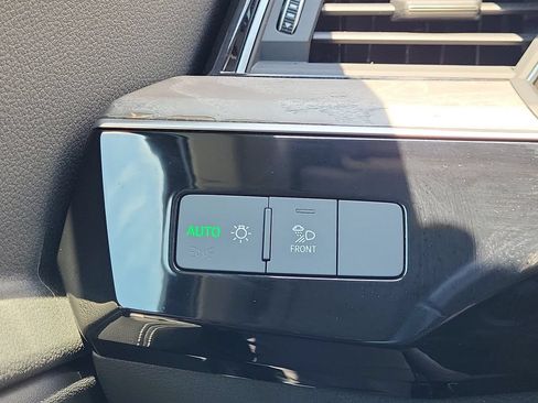 Used 2021 Audi e-tron Premium w/ Convenience Plus Package AWD/4WD image 32