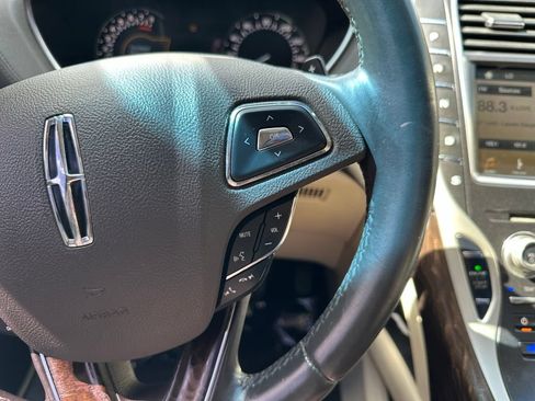 Used 2016 Lincoln MKX Reserve w/ Technology Package FWD image 30