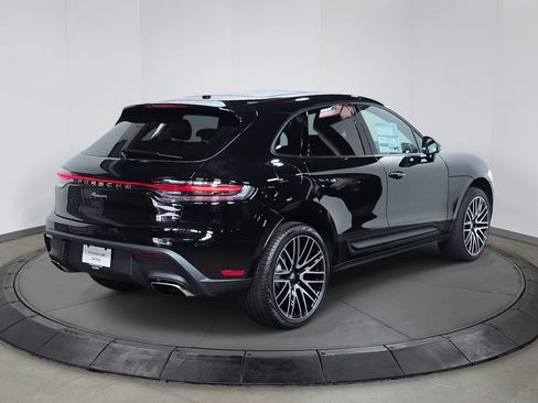 Certified 2026 Porsche Macan AWD/4WD image 7