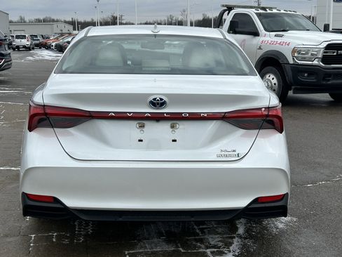 Used 2020 Toyota Avalon XLE image 6