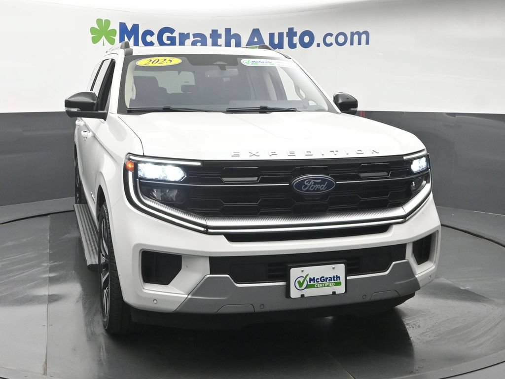 Used 2025 Ford Expedition Platinum w/ Driver's Package AWD/4WD image 5
