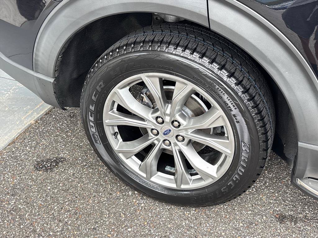Used 2021 Ford Explorer XLT w/ Equipment Group 202A AWD/4WD image 28