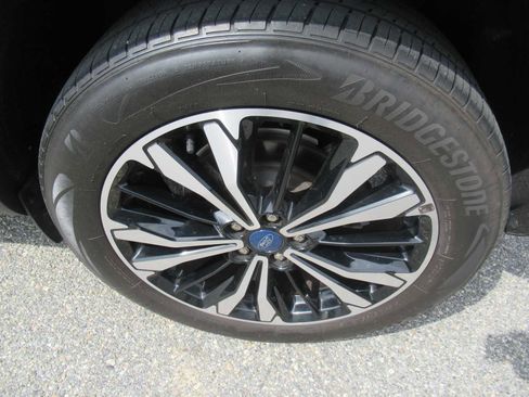 Used 2022 Ford Escape SE w/ SE Sport Appearance Package image 10