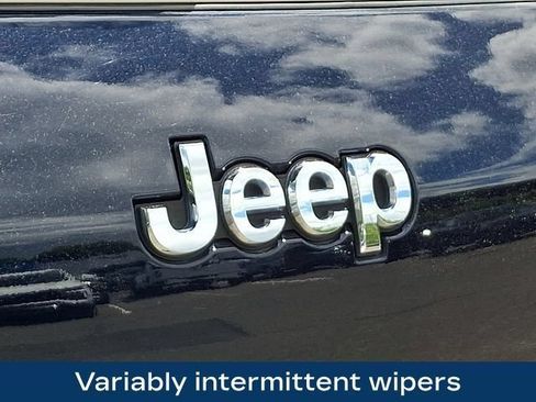 Used 2023 Jeep Grand Cherokee L Limited AWD/4WD image 38