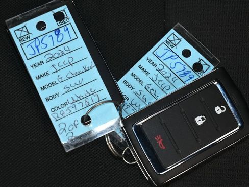 Used 2024 Jeep Grand Cherokee L Laredo image 27