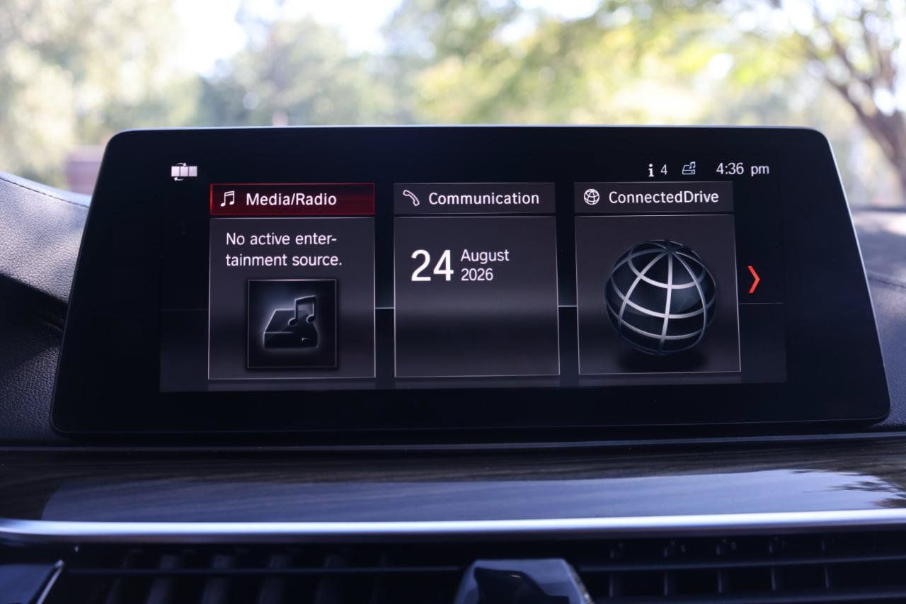 Used 2018 BMW 530i RWD image 11