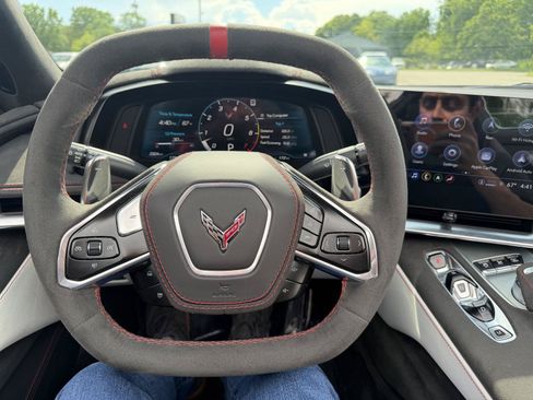 Used 2023 Chevrolet Corvette Stingray Premium Conv w/ Z51 Performance Package RWD image 18