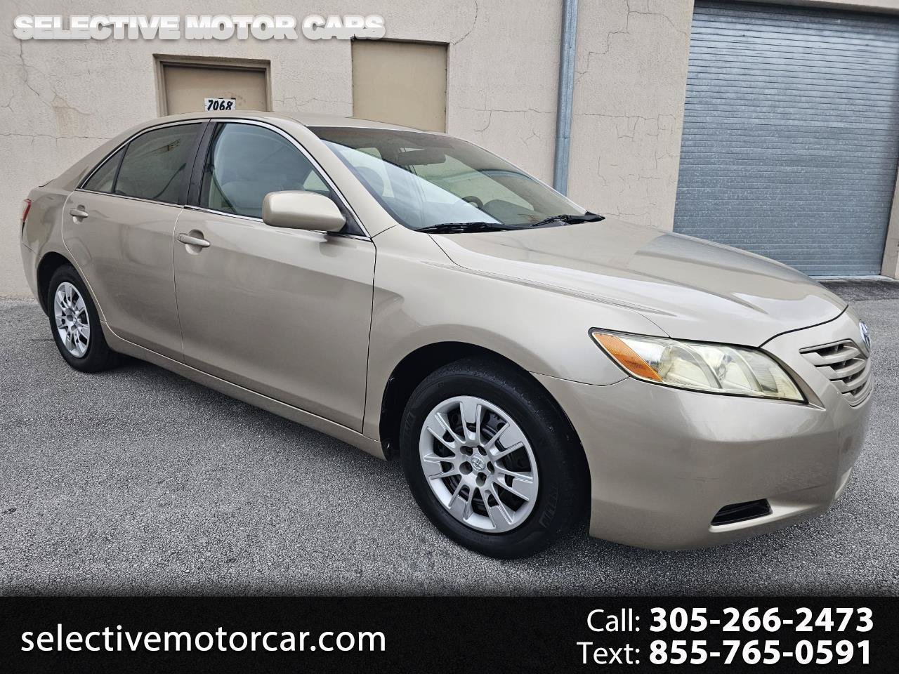 Used 2007 Toyota Camry LE FWD image 1
