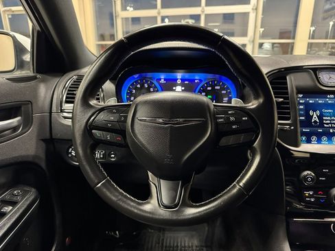 Used 2017 Chrysler 300 S image 39