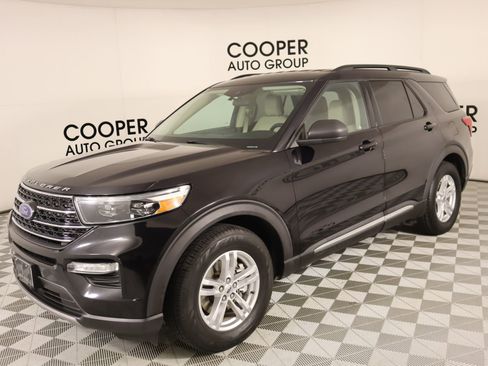 Used 2020 Ford Explorer XLT w/ Equipment Group 202A RWD image 9