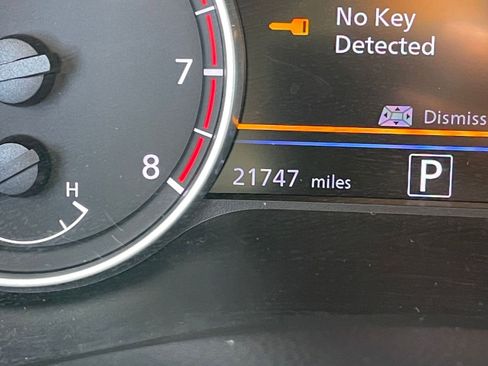 Used 2025 Nissan Sentra SV image 40