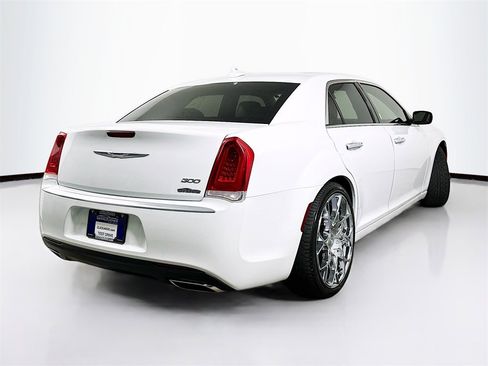 Used 2020 Chrysler 300 Touring L w/ Value Package image 7