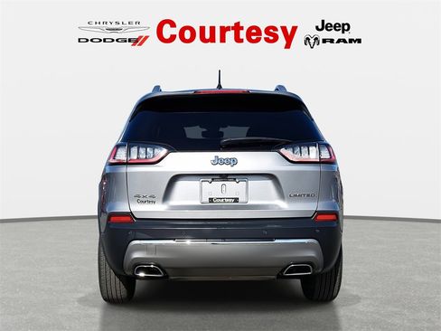 Used 2020 Jeep Cherokee Limited image 6