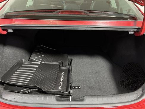 Used 2023 Hyundai Elantra Limited w/ Cargo Package image 26