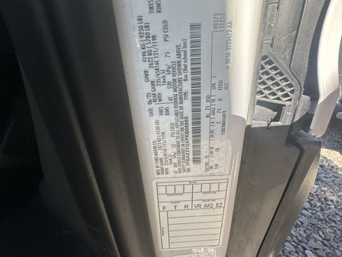 Used 2023 Ford Transit 350 XLT image 11