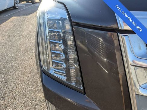 Used 2016 Cadillac Escalade Premium AWD/4WD image 10
