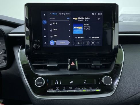 Used 2025 Toyota Corolla LE image 21