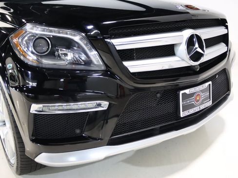 Used 2015 Mercedes-Benz GL 550 4MATIC image 29