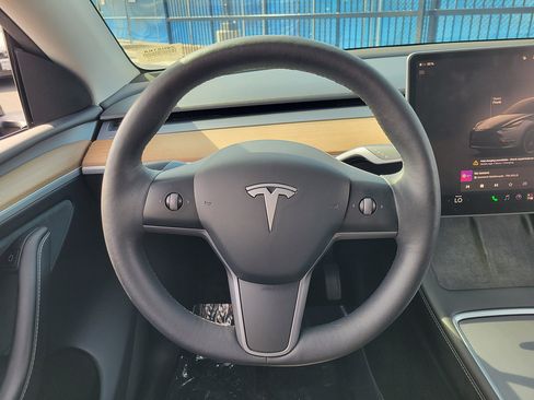 Used 2023 Tesla Model Y Long Range AWD/4WD image 20