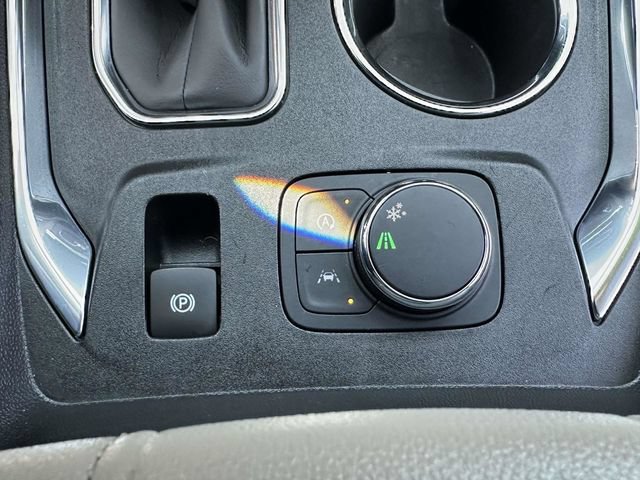 Used 2023 Chevrolet Traverse LS FWD image 10