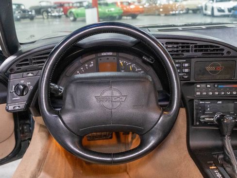 Used 1994 Chevrolet Corvette Coupe RWD image 11