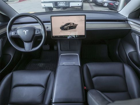 Used 2023 Tesla Model 3 Standard Range image 27