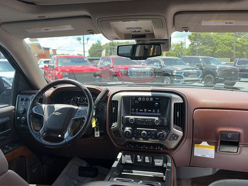 Used 2016 Chevrolet Silverado 1500 High Country w/ High Country Premium Package AWD/4WD image 21