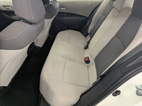 Used 2021 Toyota Corolla LE image 25