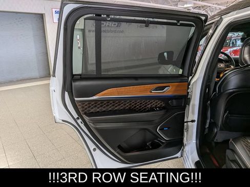 Used 2023 Jeep Grand Cherokee L Summit AWD/4WD image 25