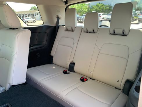 New 2026 Nissan Pathfinder SL FWD image 8