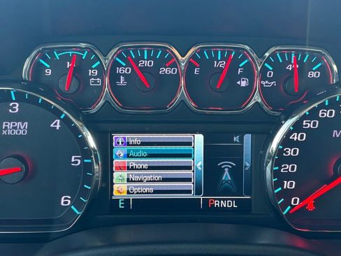 Used 2018 Chevrolet Silverado 1500 LT w/ All Star Edition image 18