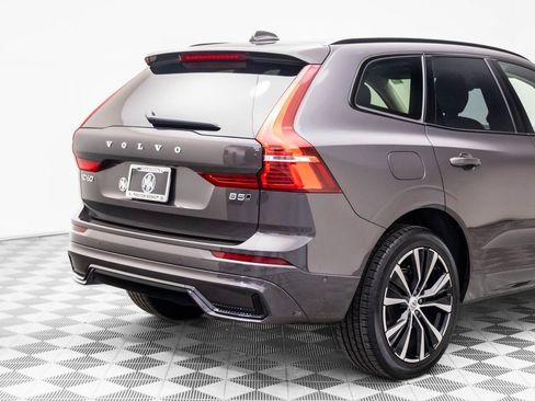 Used 2025 Volvo XC60 B5 Plus image 32