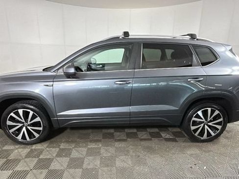 Used 2023 Volkswagen Taos SE FWD image 5